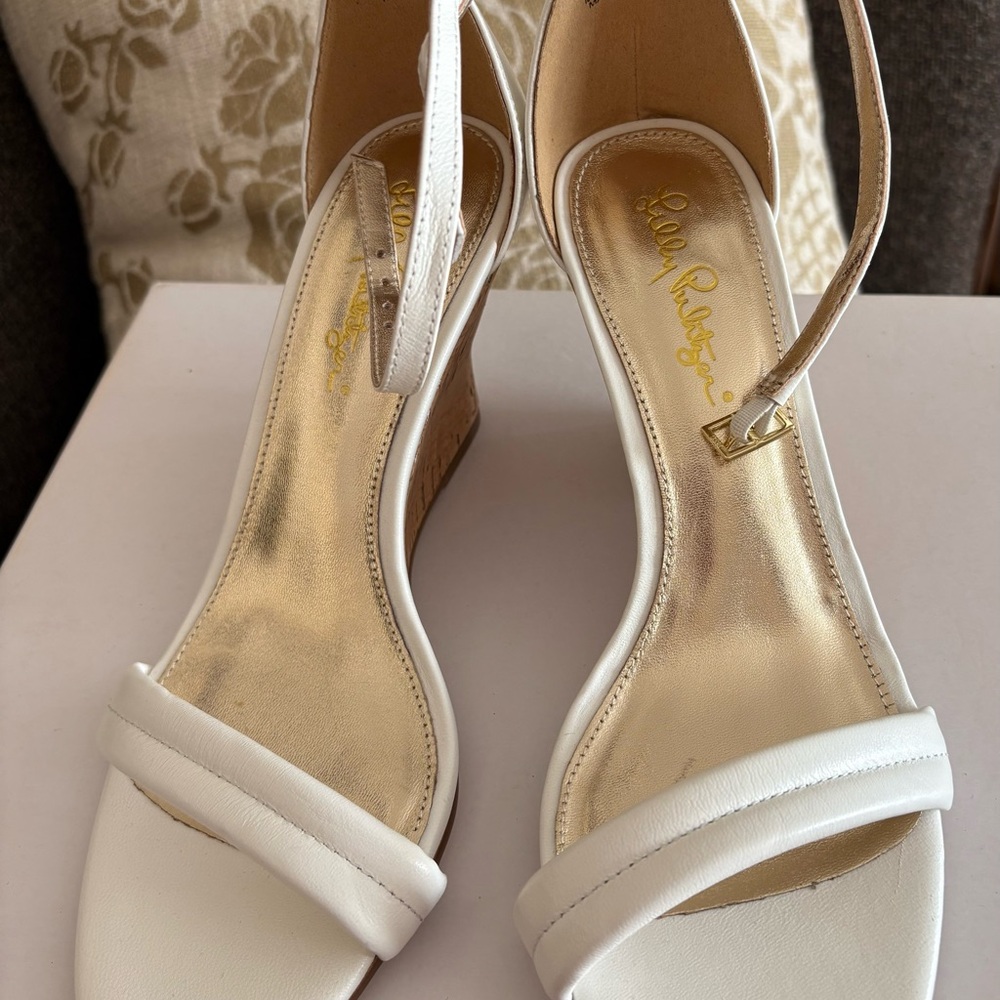 Lilly  Pulitzer White Sandals with Gold Accents